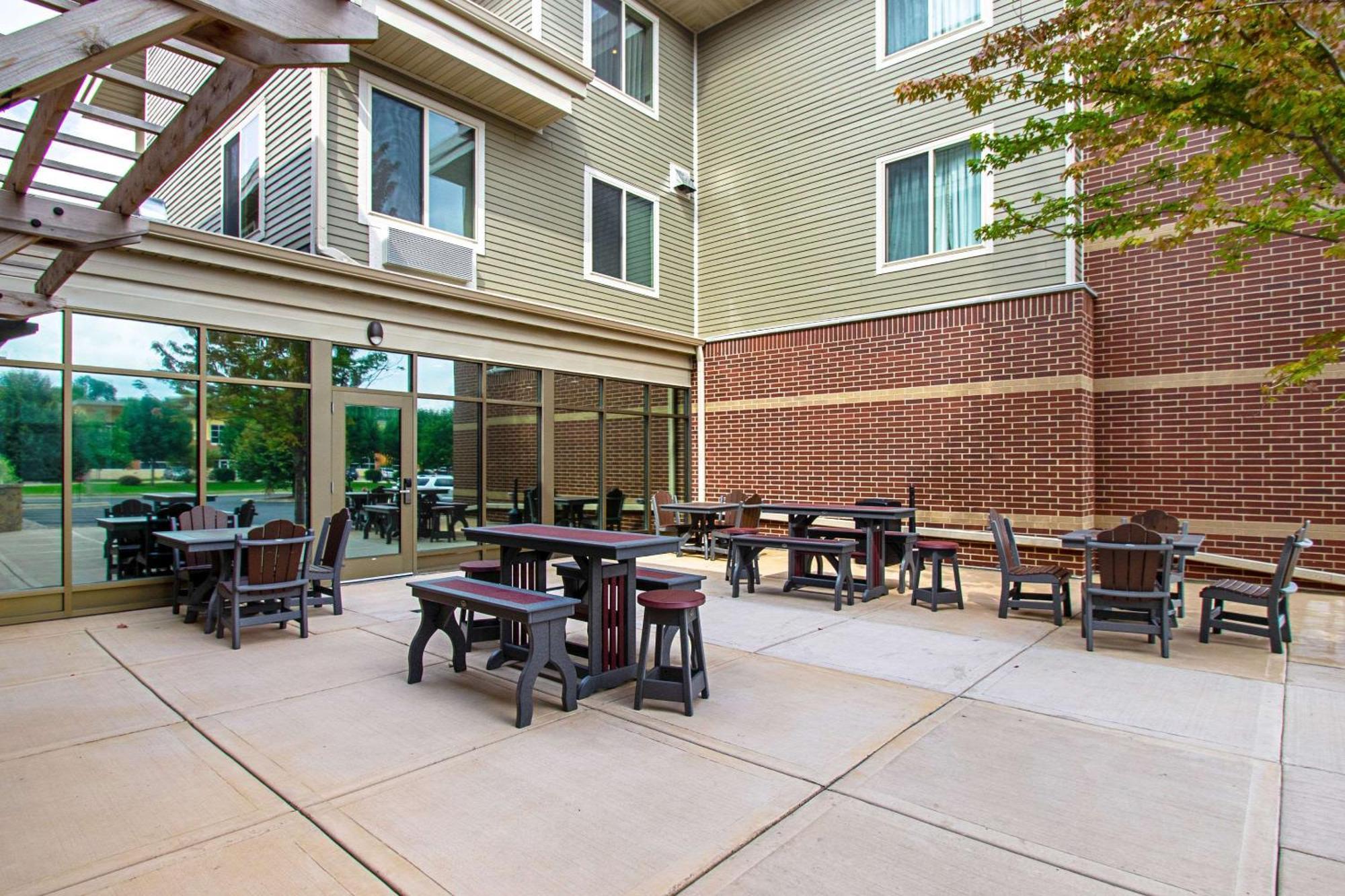 Mainstay Suites Madison - Monona Extérieur photo