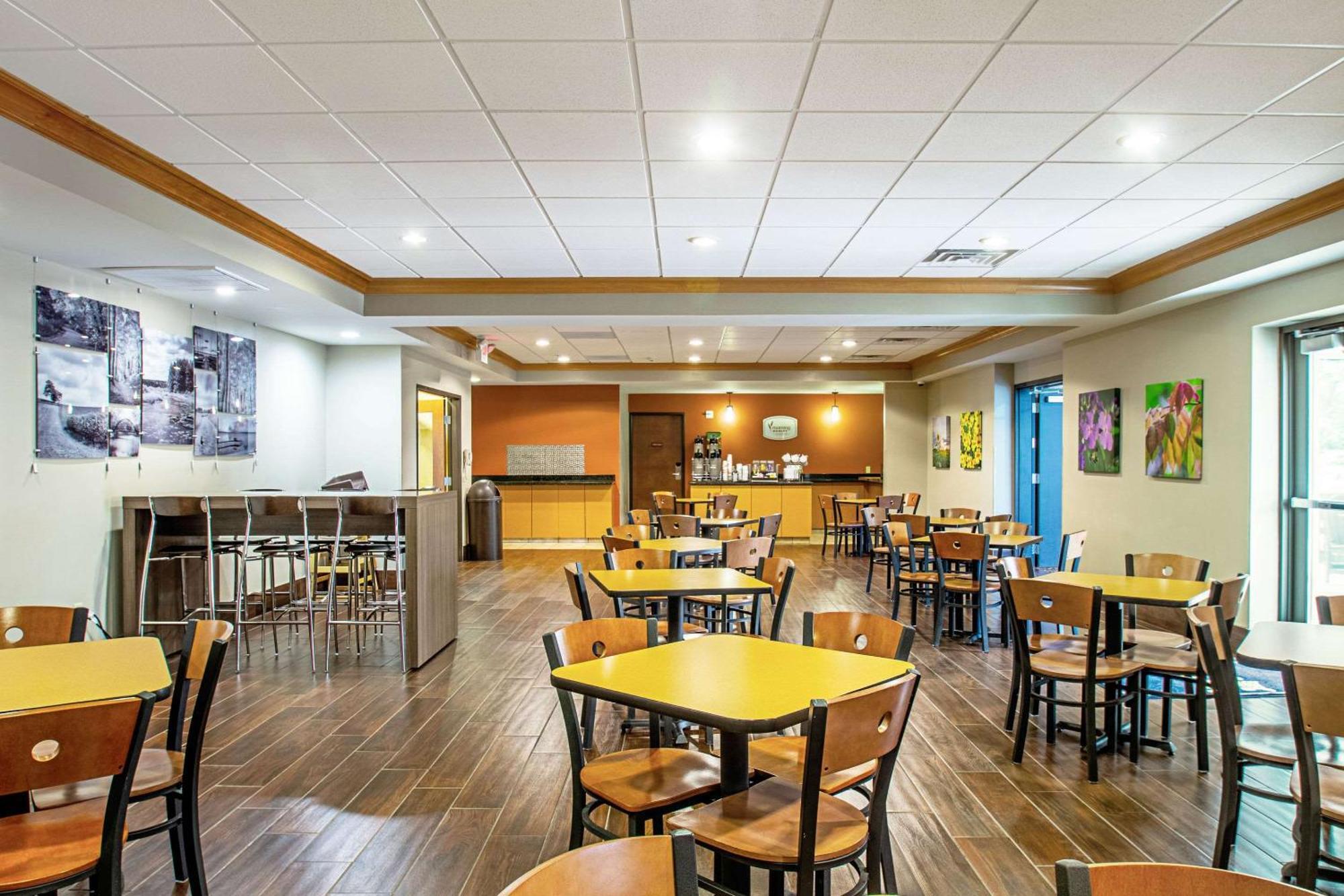 Mainstay Suites Madison - Monona Extérieur photo