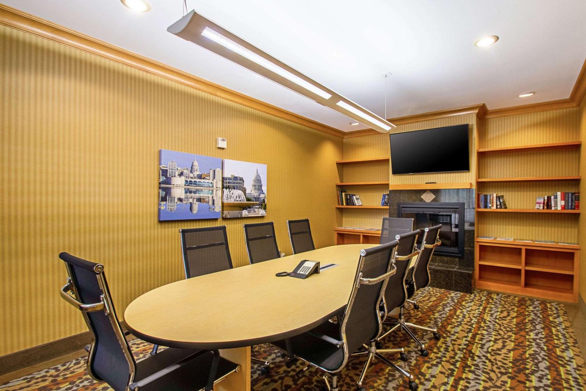 Mainstay Suites Madison - Monona Extérieur photo