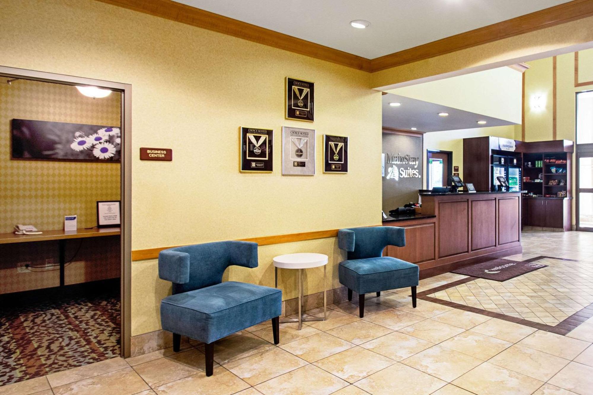 Mainstay Suites Madison - Monona Extérieur photo
