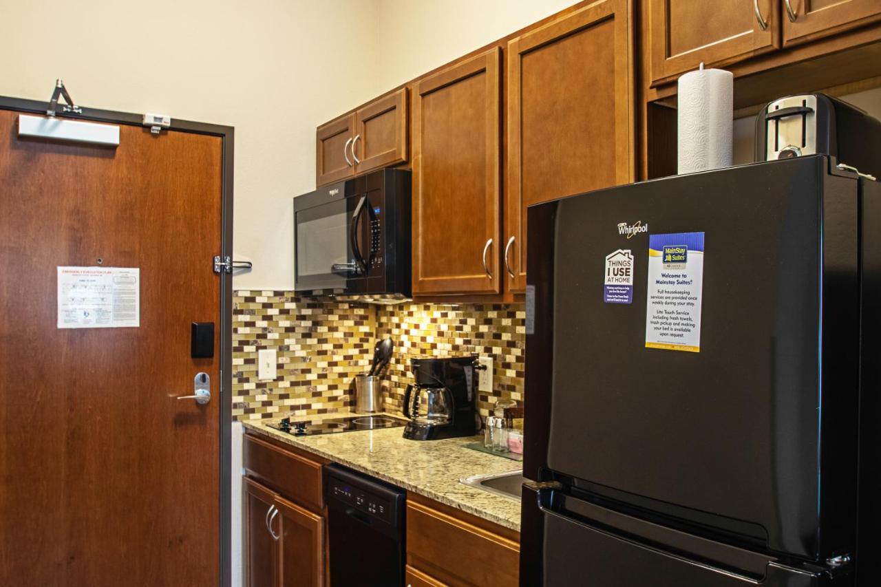 Mainstay Suites Madison - Monona Extérieur photo